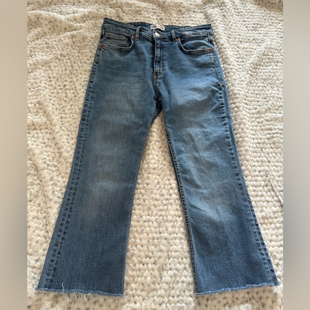 Zara raw hem crop flare jeans size 8